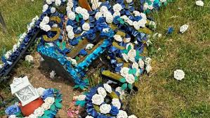 Ecologist urges Kingston Cemetery to phase out plastic tributes