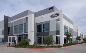 تیم خودروهای برقی فورد در لانگ بیچ با شرط‌بندی روی یک پیکاپ ارزان‌تر وارد عرصه شد