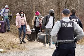 Des demandeurs d’asile abandonnent leurs dossiers, ICE misant sur les renvois vers des pays tiers