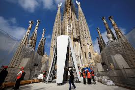 Une visite rare de la Sagrada Familia dévoile les symboles cachés de Gaudí